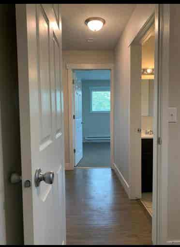 bath. Looking for a Roomate
