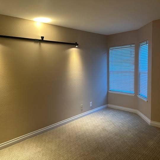 Looking for roomate!