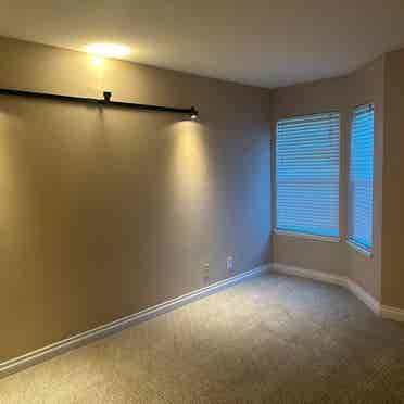 Looking for roomate!