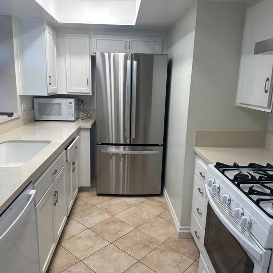 Looking for roomate!