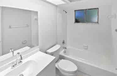 Nice Baths available