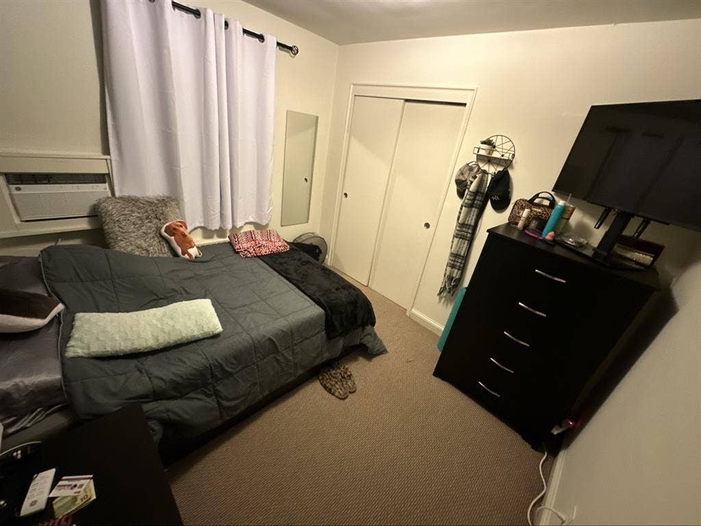 Rosslyn, VA Apartment