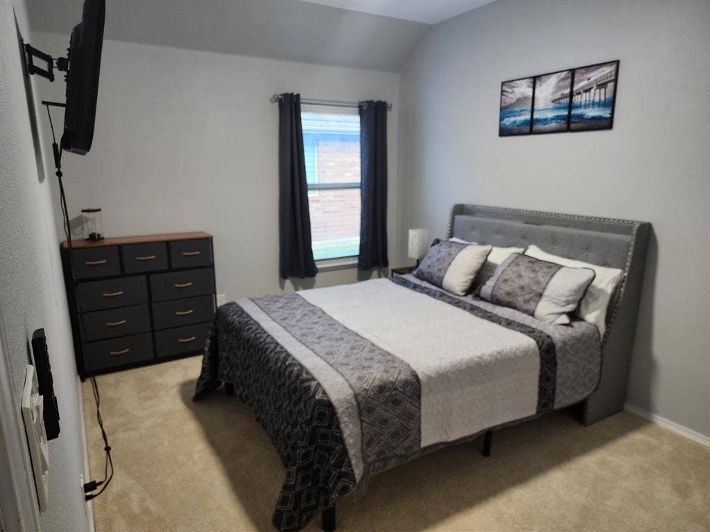 Furnished Room - Little Elm