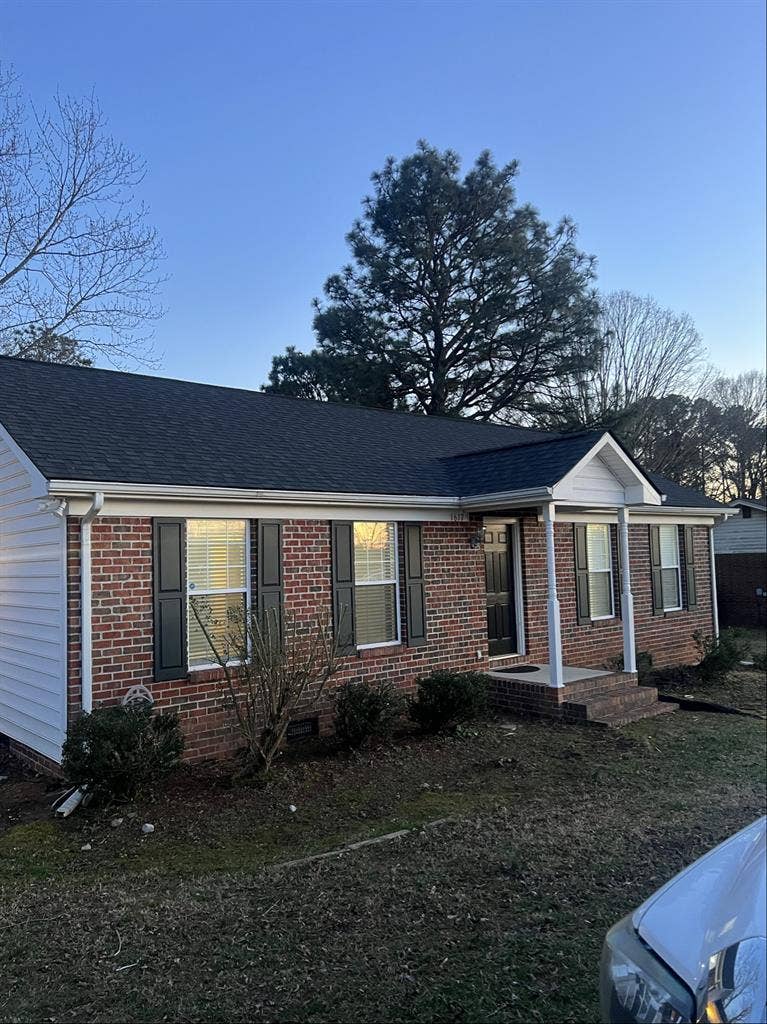 Room for rent in bth house!