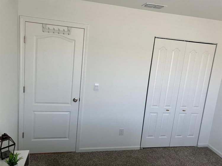 Cozy furnished room & private bath