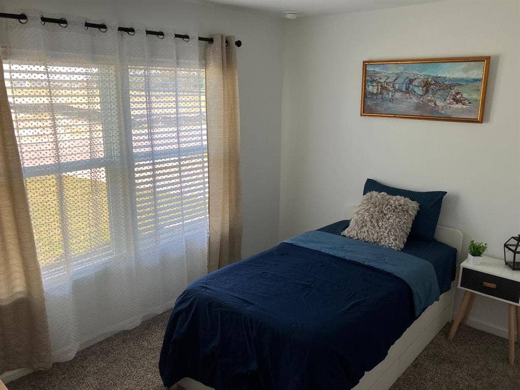 Cozy furnished room & private bath