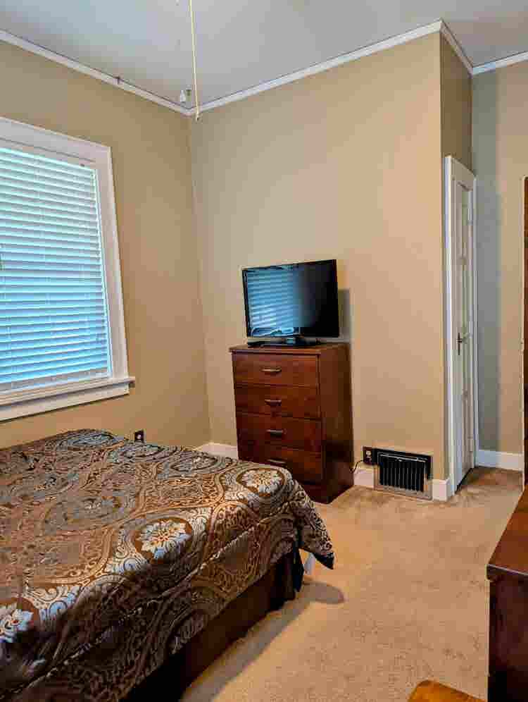 Fully furnished room in quiet home