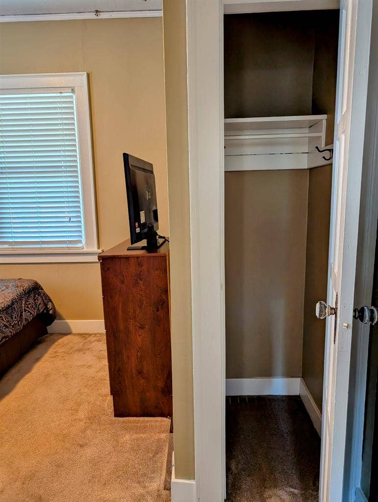 Fully furnished room in quiet home