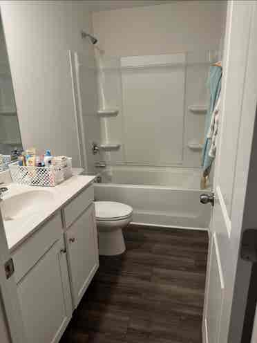 Looking for Roommate