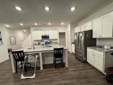 Looking for Roommate
