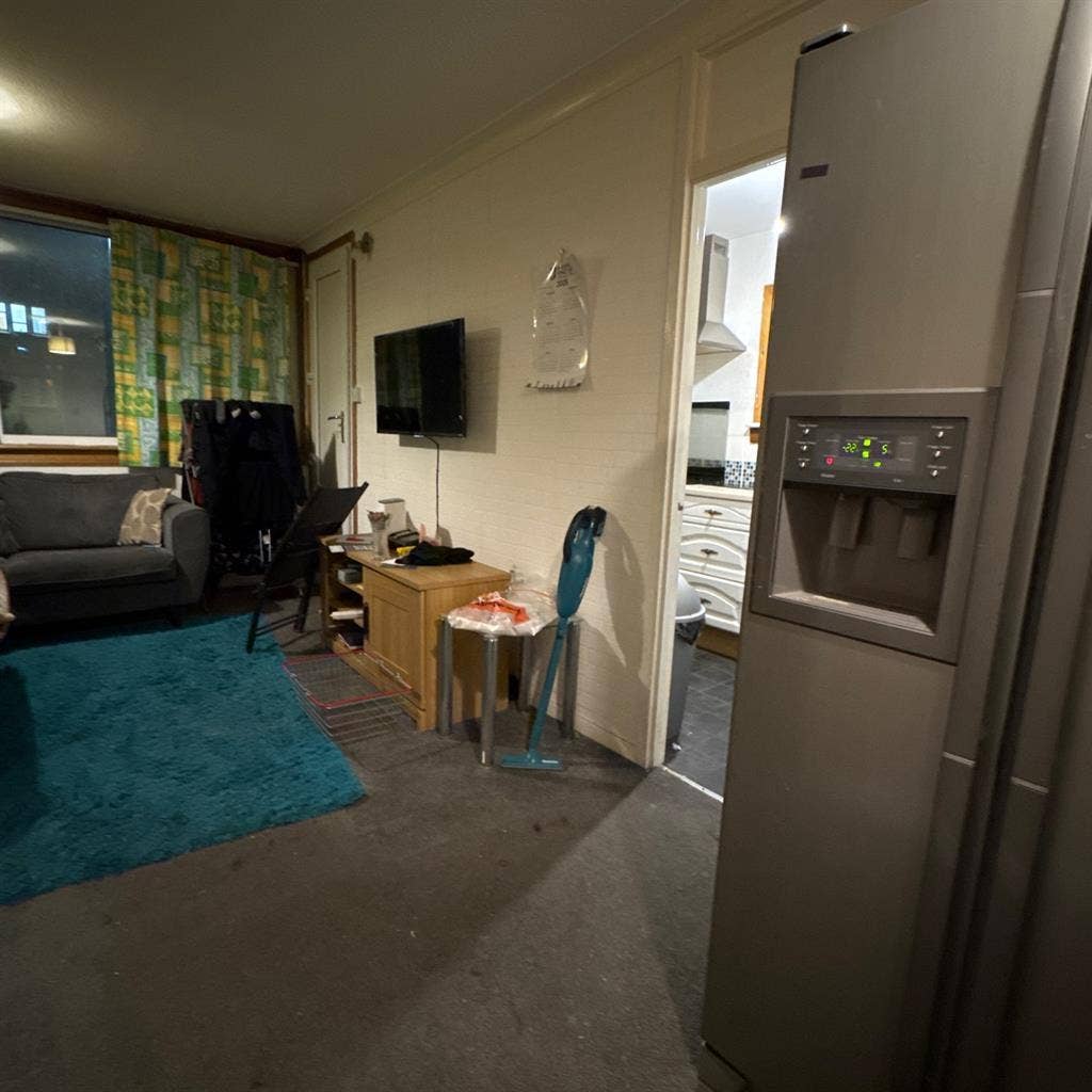 Sharing Room for a female