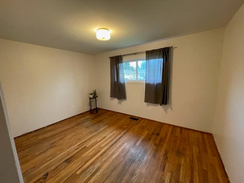 Peaceful and Spacious Room for Rent