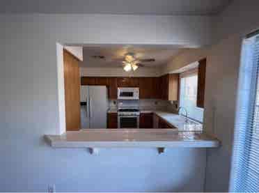 Looking for a roommate situation