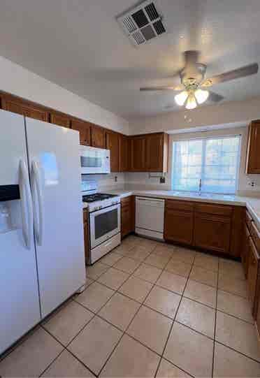 Looking for a roommate situation