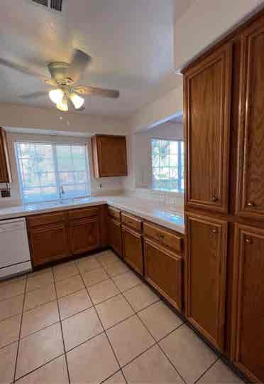 Looking for a roommate situation