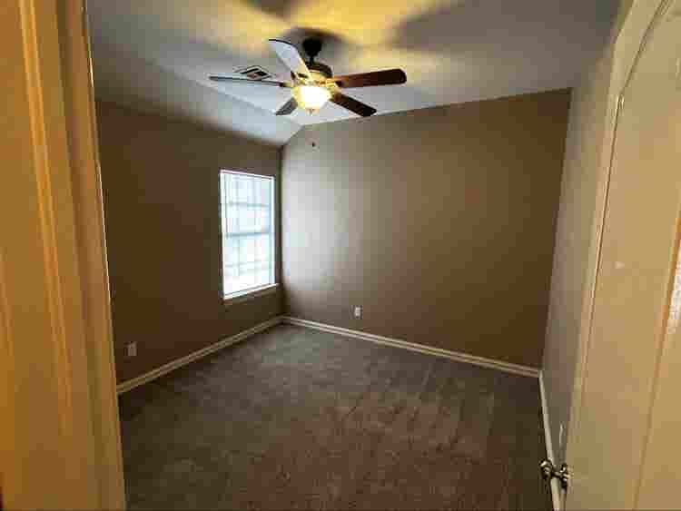 Room for Rent! Starting June