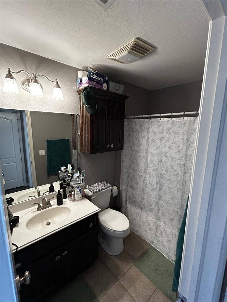 Room for Rent! Starting June