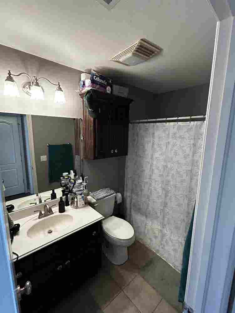 Room for Rent! Starting June