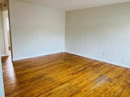 Looking for Roommate
