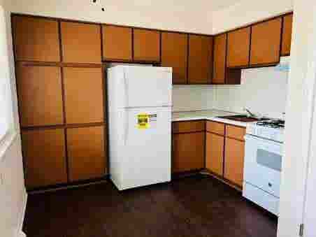 Looking for Roommate
