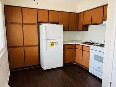 Looking for Roommate