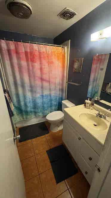 Seeking GOOD VIBES Roommate!