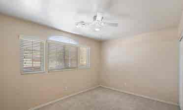 Single room + private bathroom