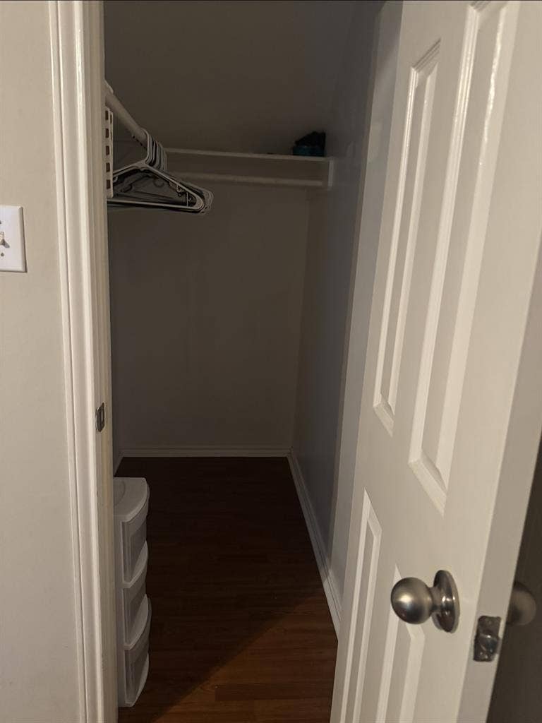 Cheap room in Eado