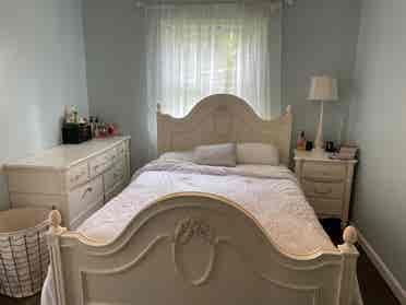 Room Available in Cottage!