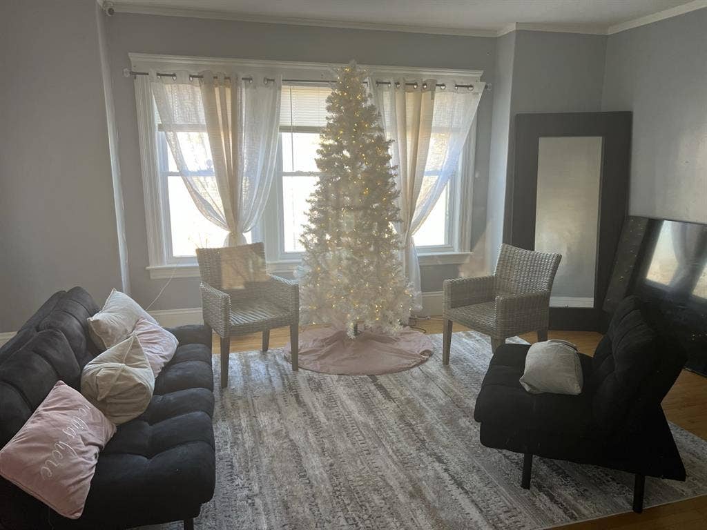Room for rent!! Female only