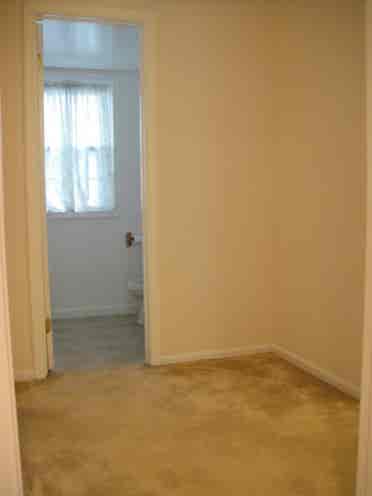 Basement Studio Dunn Loring sqft