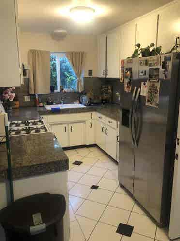 House share, private bath,