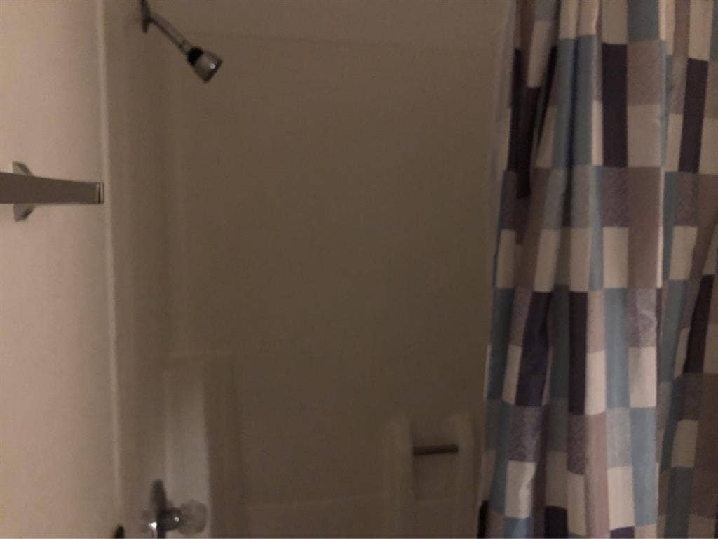 House share, private bath,