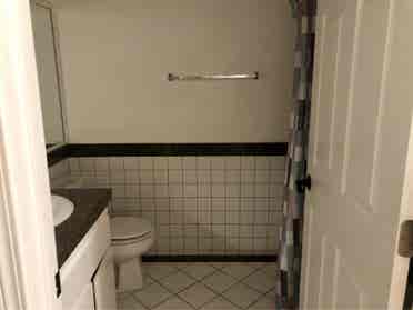 House share, private bath,