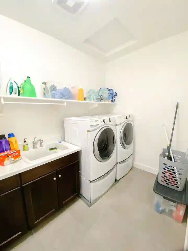 Private Room/Bath in House