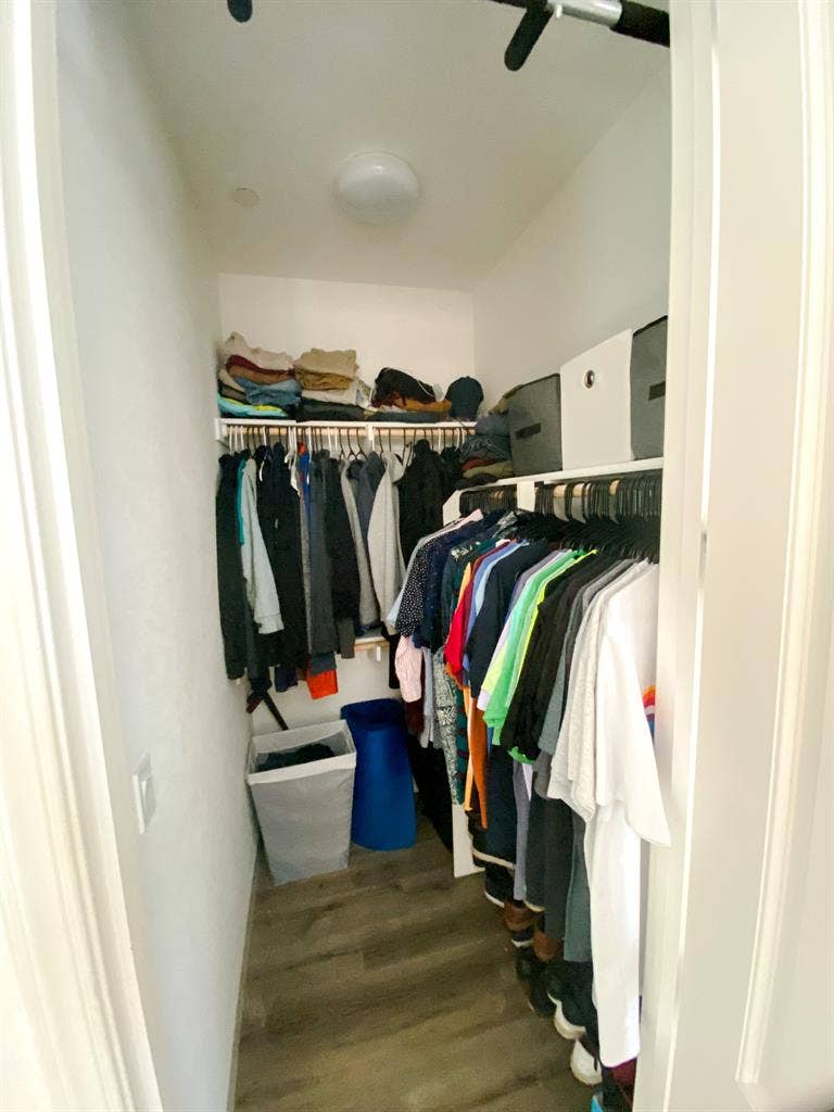 Private Room/Bath in  House