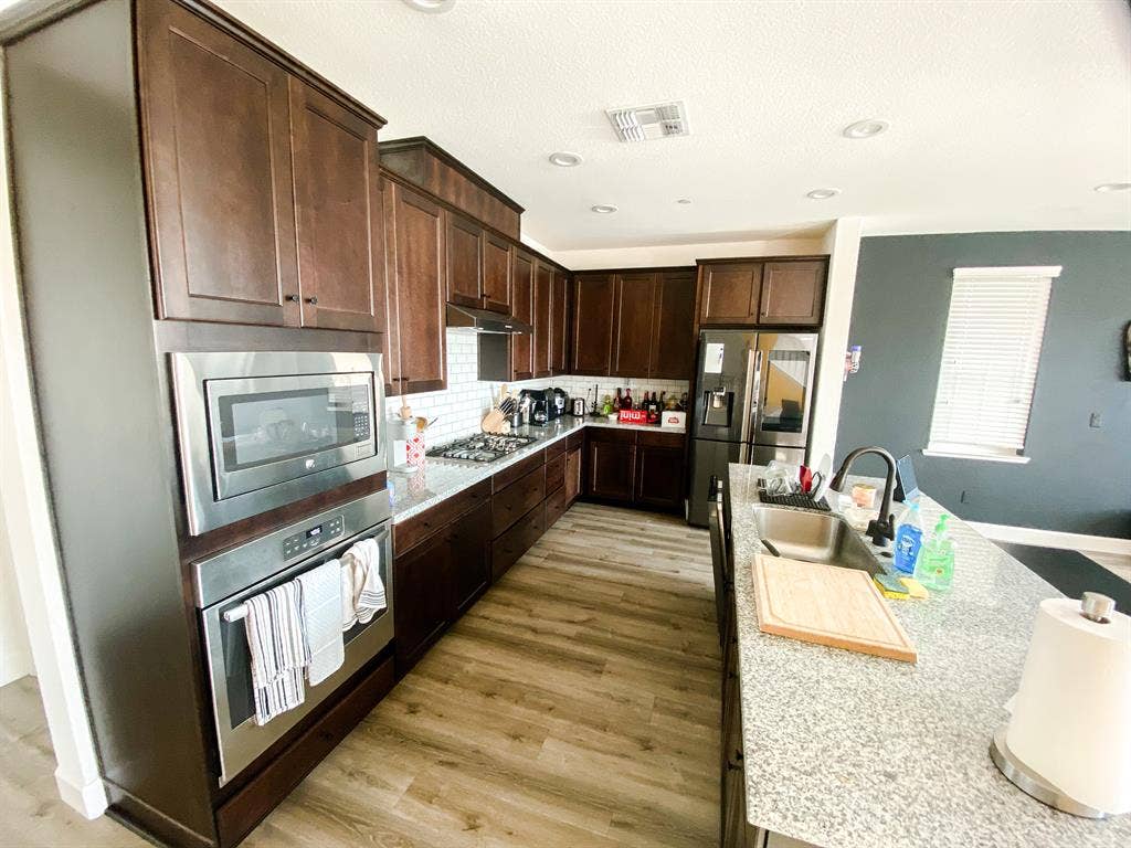 Private Room/Bath in  House