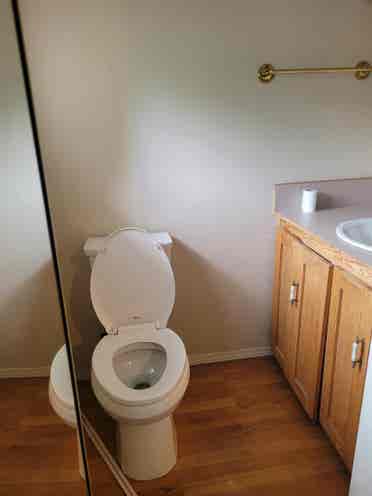 5 bedroom and  washroom