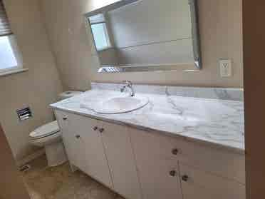 5 bedroom and  washroom