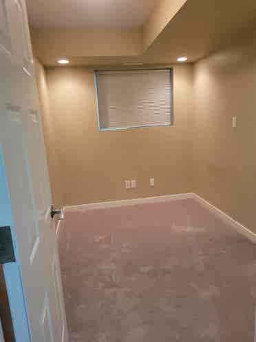 5 bedroom and  washroom