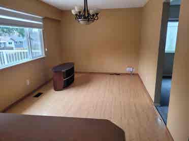 5 bedroom and  washroom