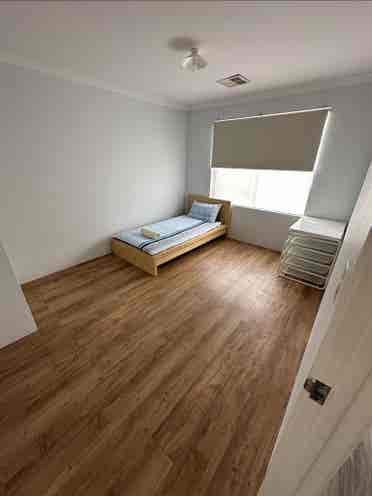 House share for backpackers