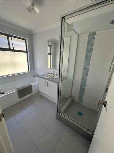 House share for backpackers
