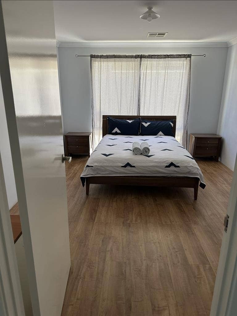 House share for backpackers