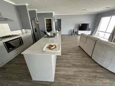 House share for backpackers