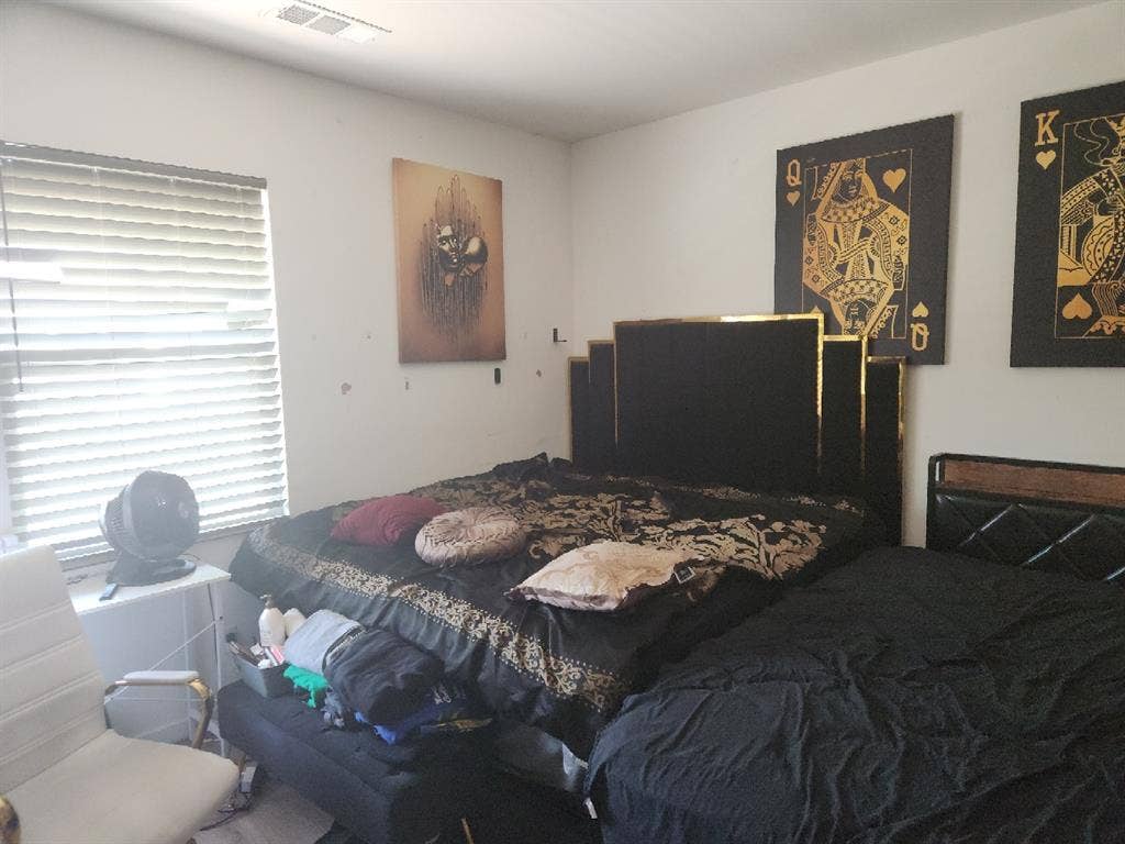 Shared Master bedroom up for rent