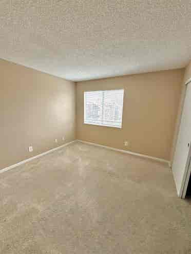 Room available in Aurora