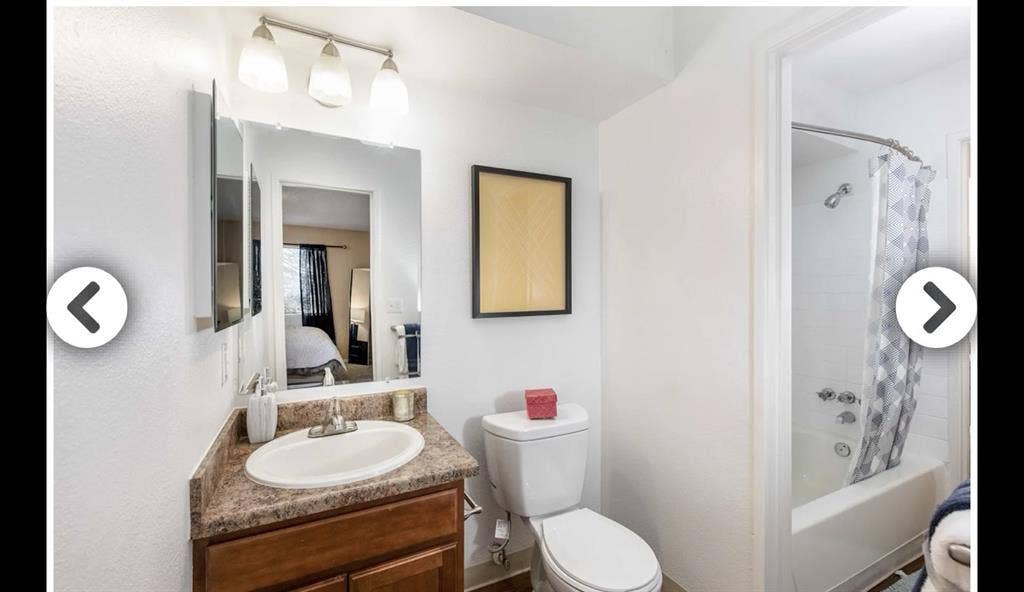 Room available in Aurora