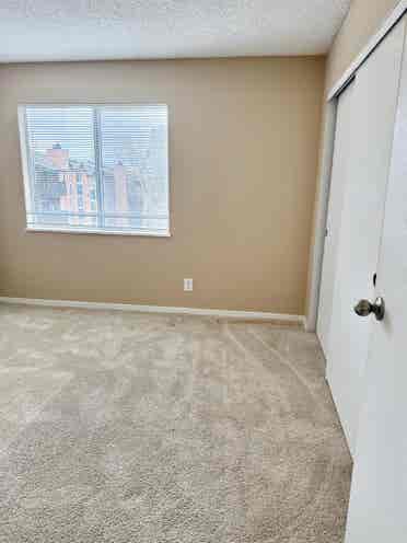 Room available in Aurora