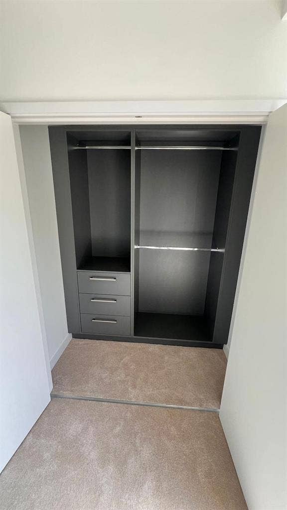 En suite available June 1